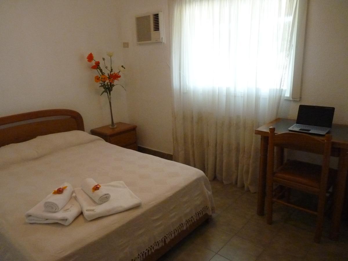 Hotel Quelu Leufu Río Colorado Chambre photo