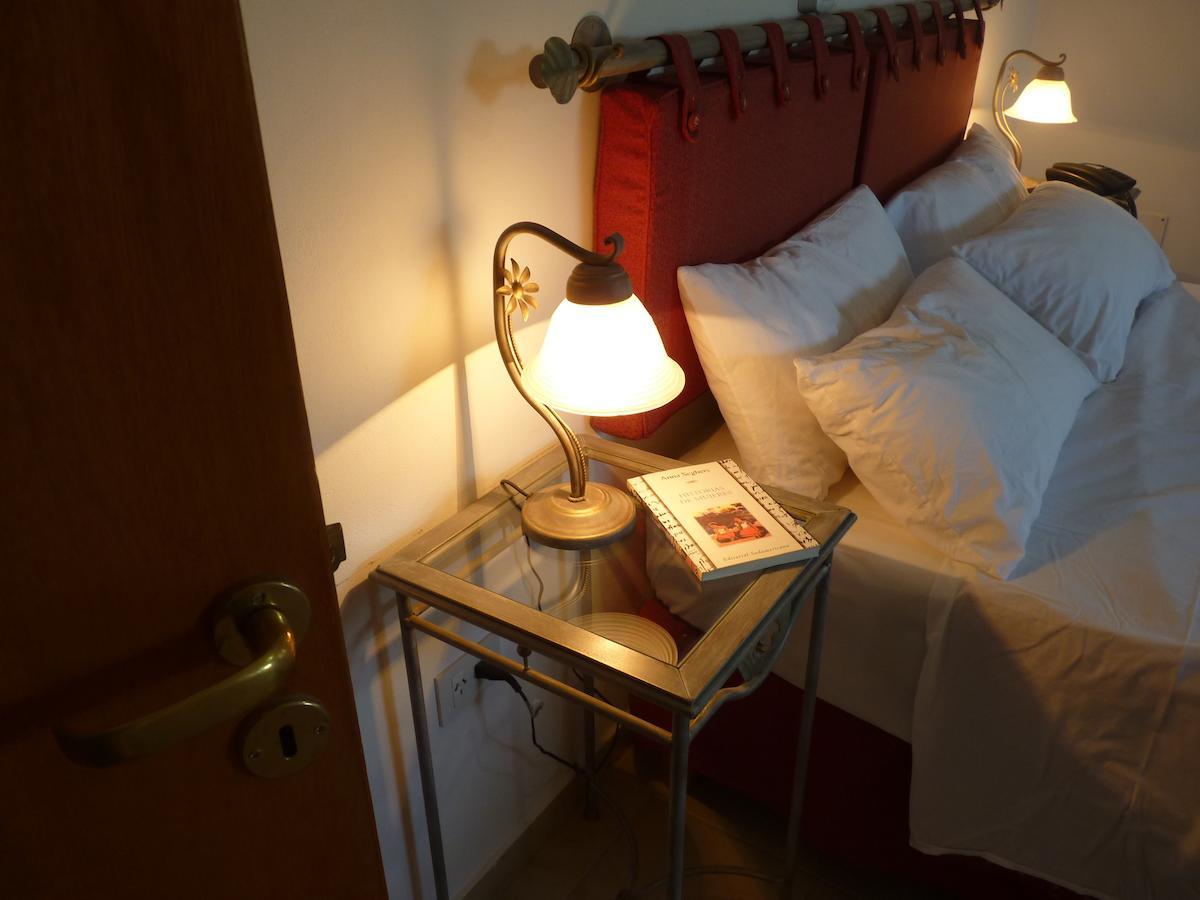 Hotel Quelu Leufu Río Colorado Chambre photo