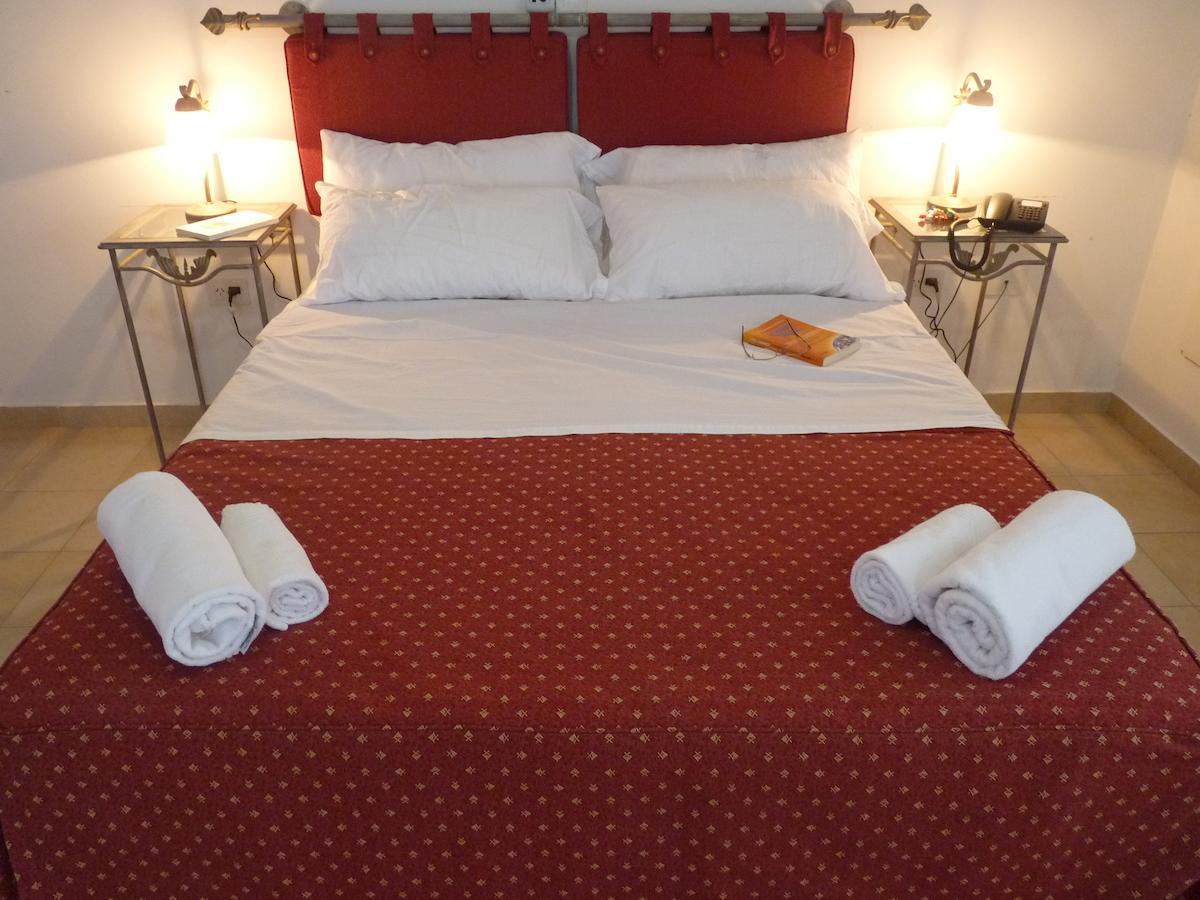 Hotel Quelu Leufu Río Colorado Chambre photo