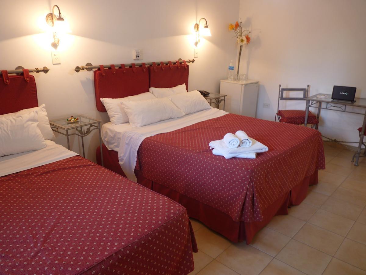 Hotel Quelu Leufu Río Colorado Chambre photo